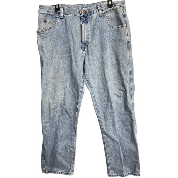 Wrangler Jeans Men Size 38 Light Blue Wash Denim 100% Cotton Mid Rise RIPPED HEM - Picture 1 of 5